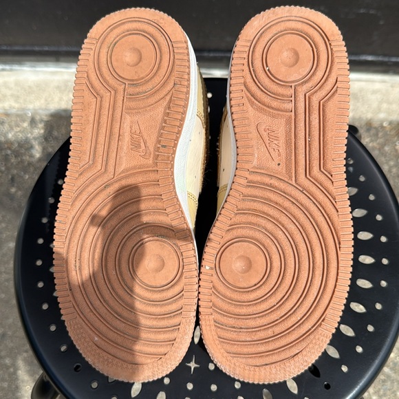 Nike Air Force 1 Low Beige and Brown Sneakers - Picture 4 of 4